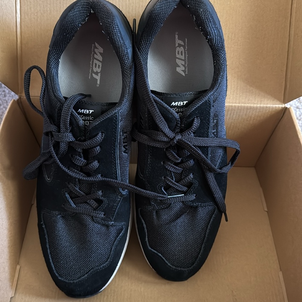 MBT Physiological Footwear - Picture 2 of 5